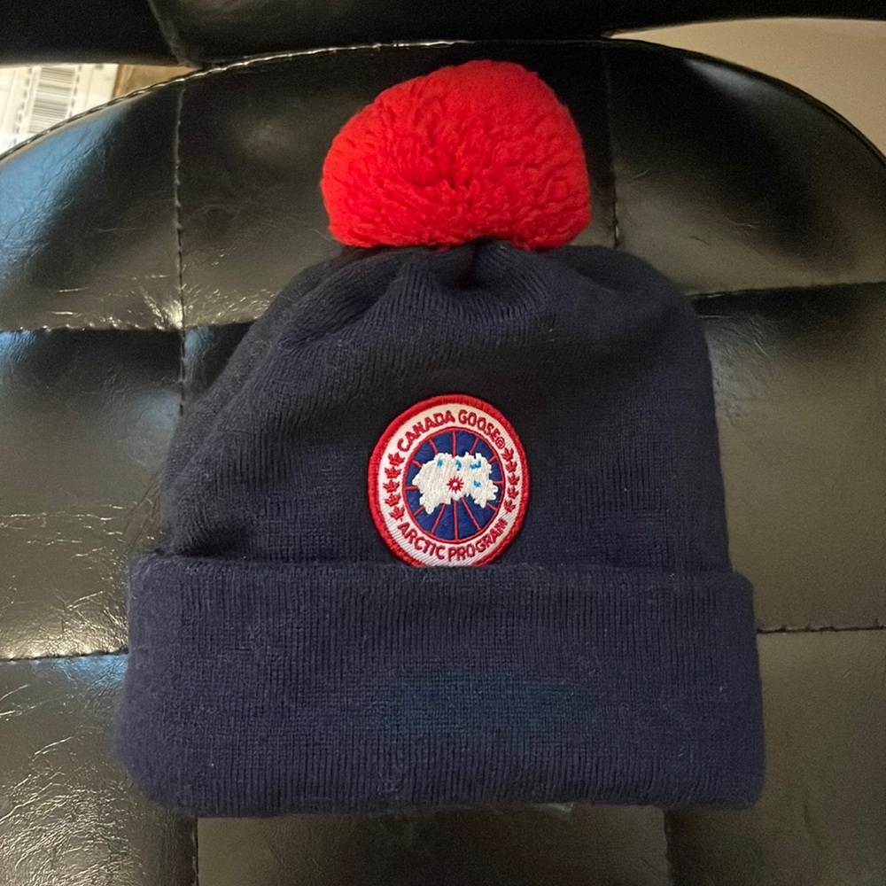 baby Canada goose toque wool hat with pompom navy and red size S